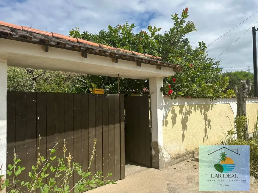 Foto 1 de Casa com 2 quartos à venda, 252m2 em Araruama - RJ