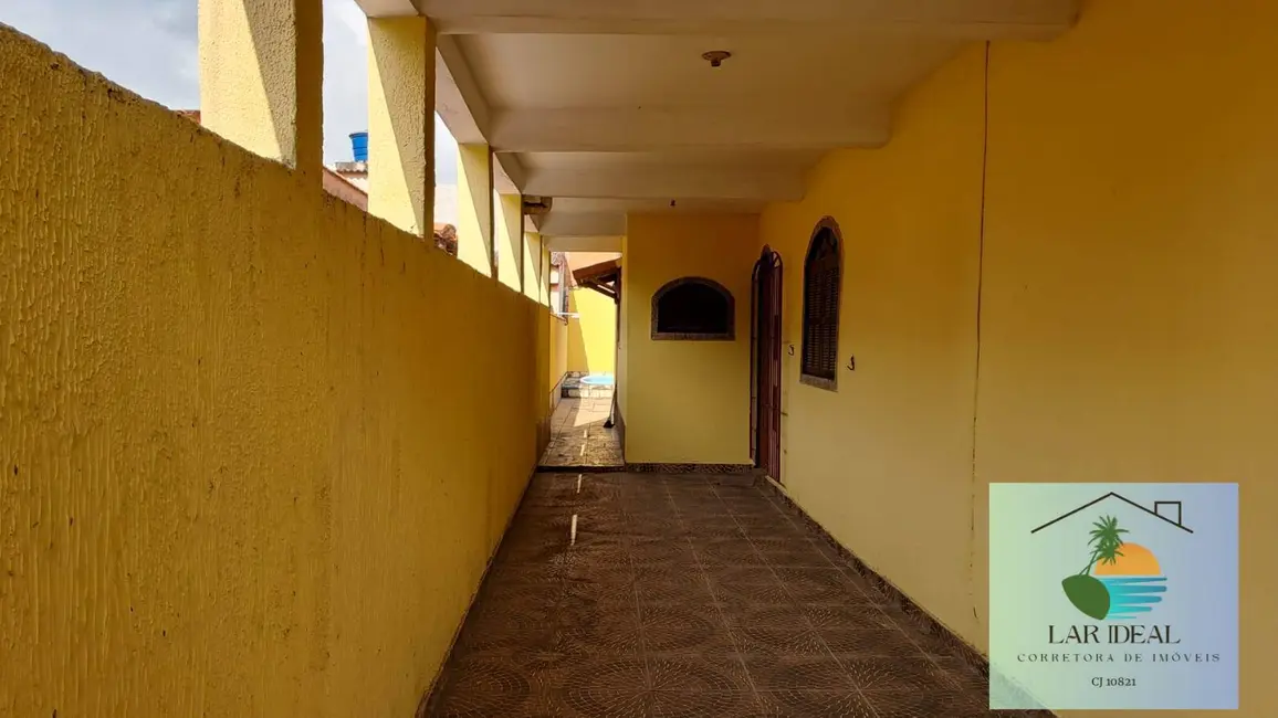 Foto 3 de Casa com 5 quartos à venda em Cabo Frio - RJ