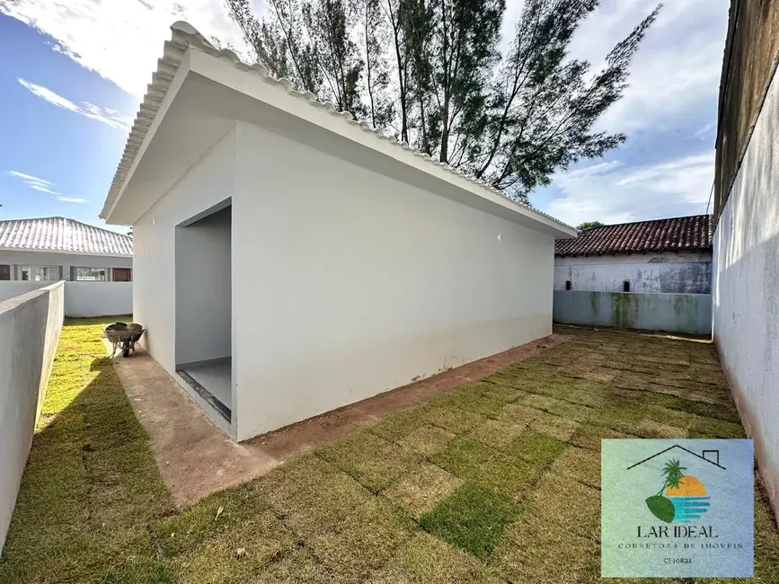 Foto 2 de Casa com 3 quartos à venda em Araruama - RJ
