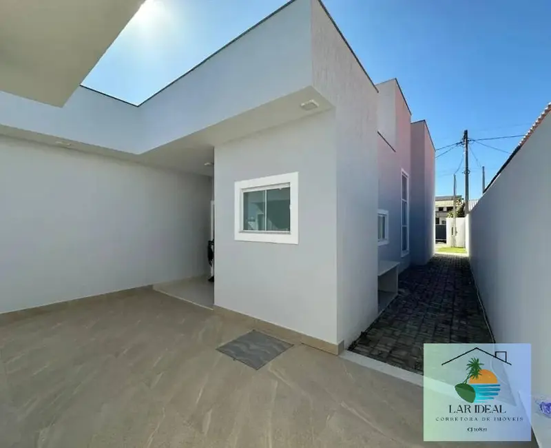 Foto 3 de Casa com 3 quartos à venda em Araruama - RJ