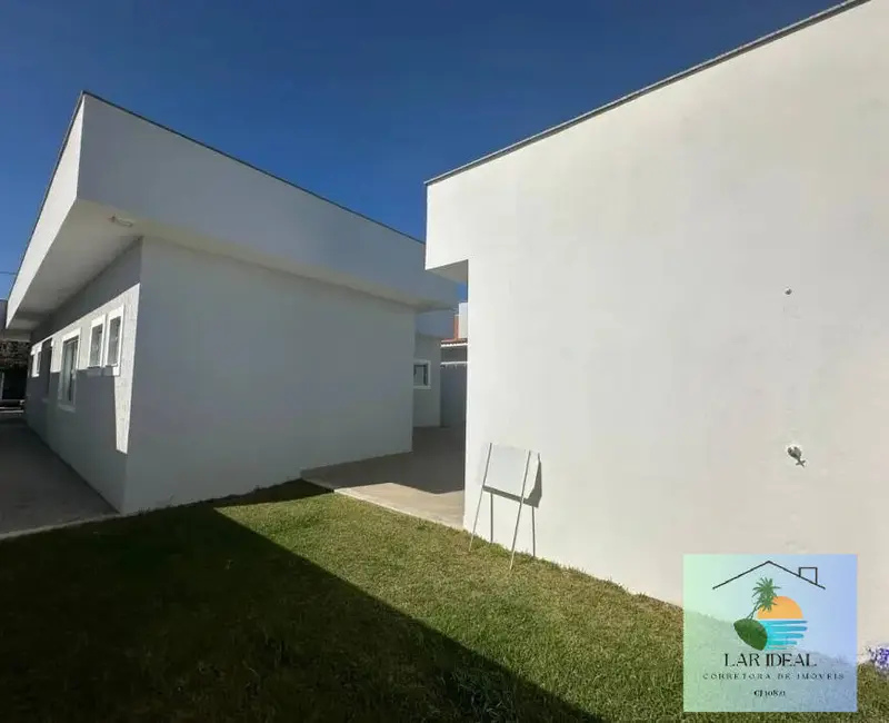 Foto 5 de Casa com 3 quartos à venda em Araruama - RJ