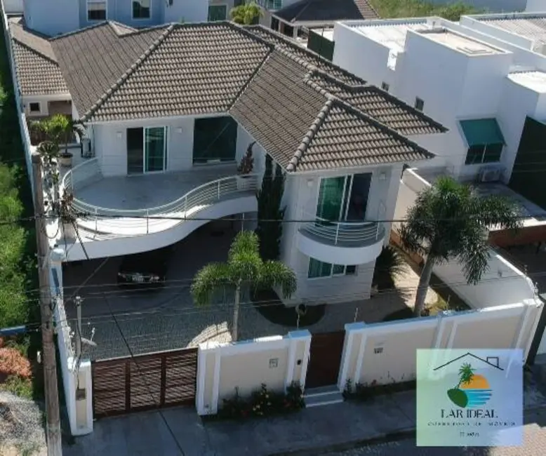 Foto 1 de Casa com 4 quartos à venda, 450m2 em Cabo Frio - RJ
