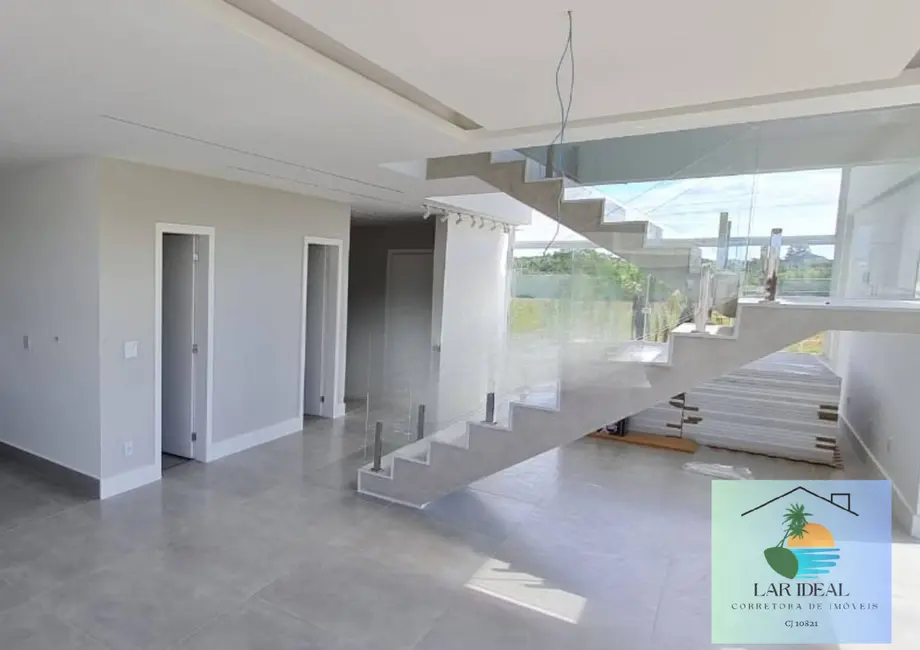 Foto 4 de Casa com 4 quartos à venda, 280m2 em Ogiva, Cabo Frio - RJ