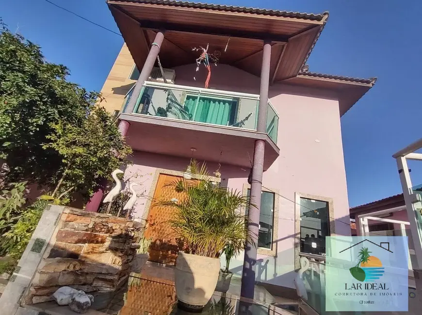 Casa com 5 quartos à venda, 256m2 em Macae - RJ - imagem 2 Foto 2 de Casa com 5 quartos à venda, 256m2 em Macae - RJ