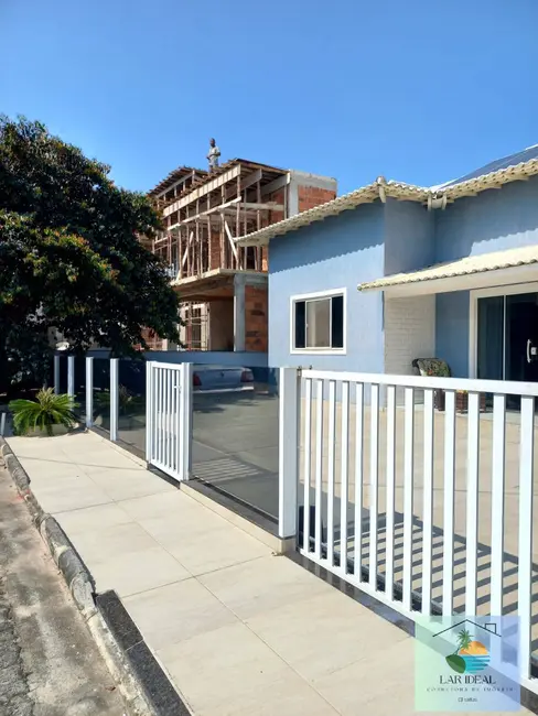 Foto 3 de Casa com 3 quartos à venda em Araruama - RJ