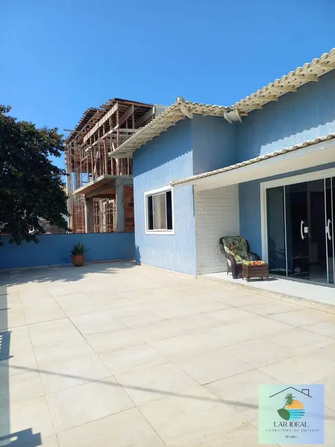 Foto 8 de Casa com 3 quartos à venda em Araruama - RJ