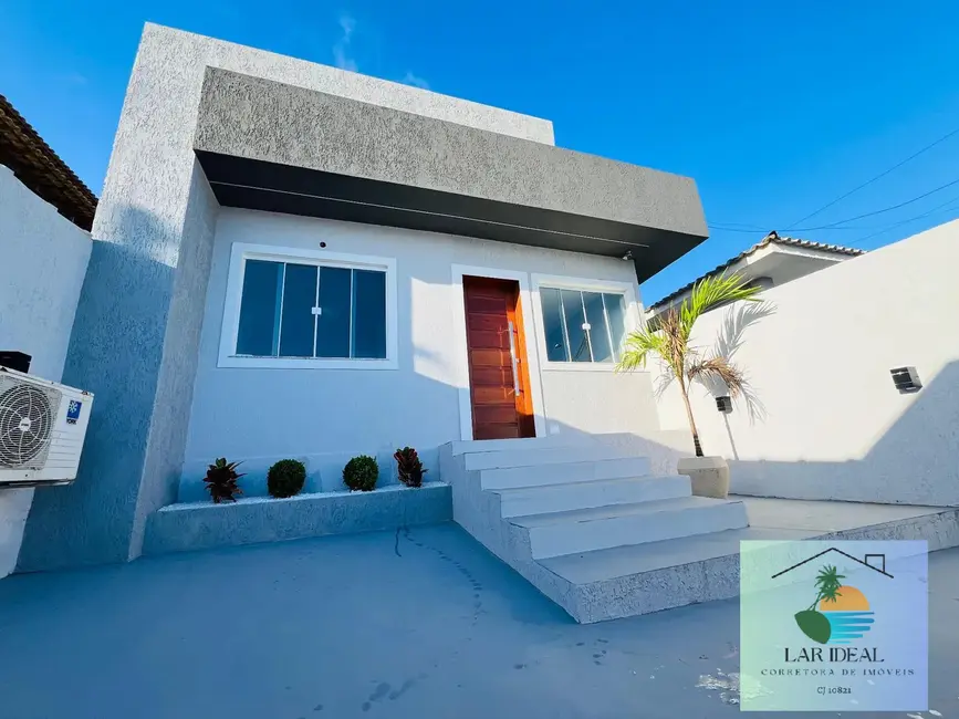 Foto 2 de Casa com 2 quartos à venda, 130m2 em Araruama - RJ
