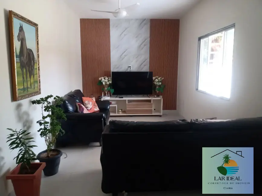 Foto 4 de Casa com 4 quartos à venda, 200m2 em Araruama - RJ
