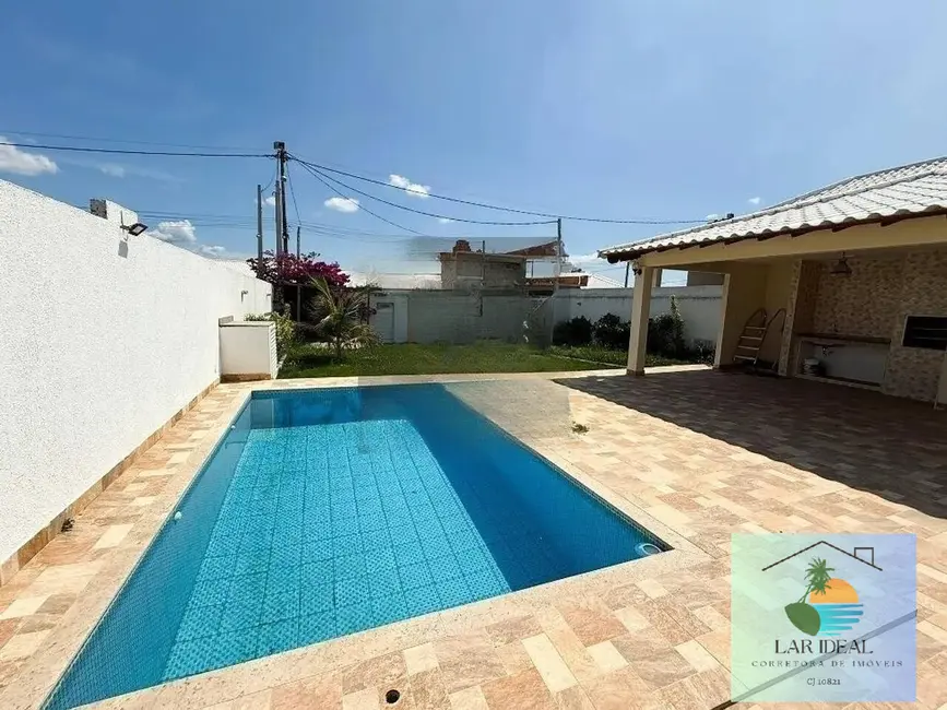 Foto 3 de Casa de Condomínio com 3 quartos à venda, 360m2 em Araruama - RJ