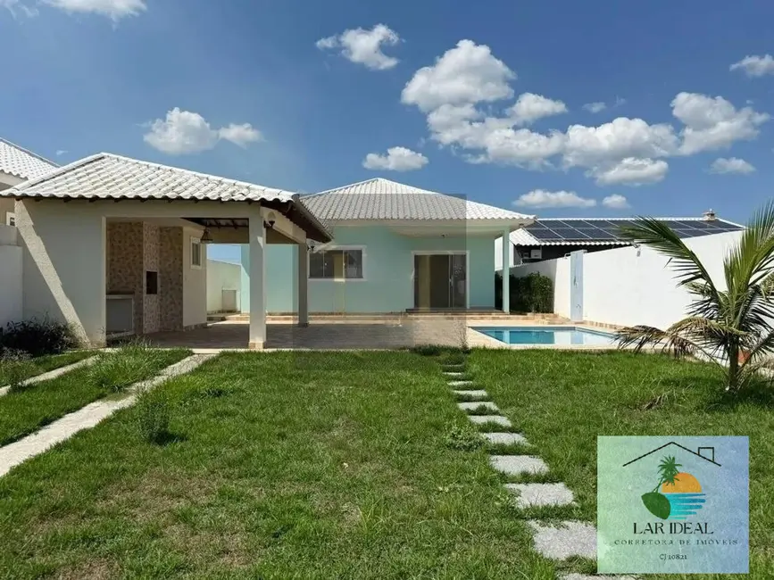 Foto 2 de Casa de Condomínio com 3 quartos à venda, 360m2 em Araruama - RJ