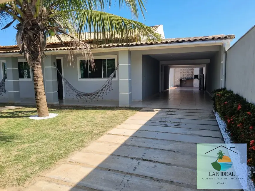 Foto 2 de Casa com 3 quartos à venda, 425m2 em Araruama - RJ