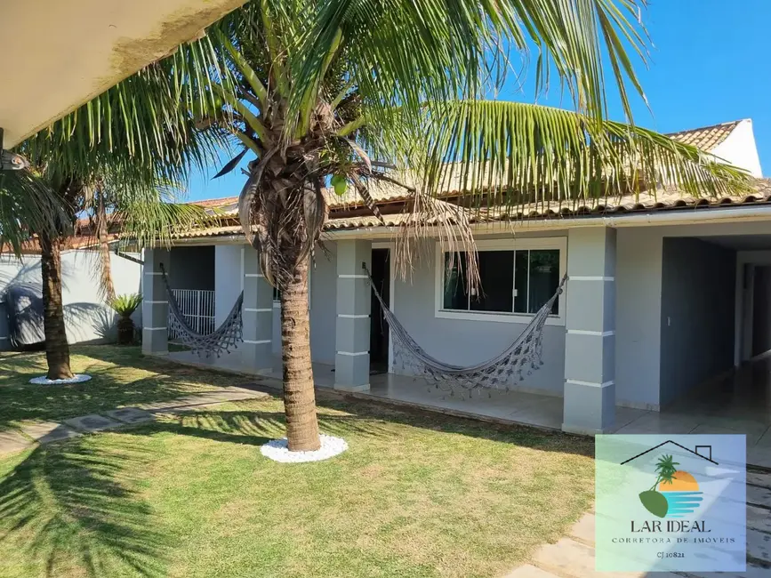 Foto 1 de Casa com 3 quartos à venda, 425m2 em Araruama - RJ
