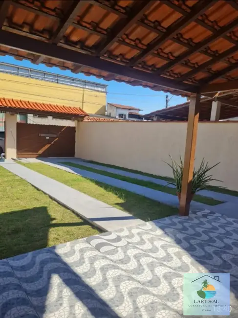 Foto 2 de Casa com 3 quartos à venda, 305m2 em Saquarema - RJ