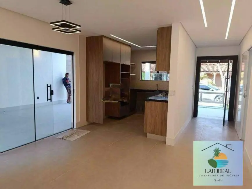 Casa com 4 quartos à venda, 300m2 em Balneário das Conchas, Sao Pedro Da Aldeia - RJ - imagem 8 Foto 8 de Casa com 4 quartos à venda, 300m2 em Balneário das Conchas, Sao Pedro Da Aldeia - RJ