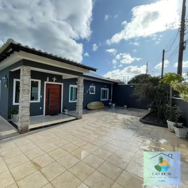 Foto 1 de Casa de Condomínio com 3 quartos à venda em Fluminense, Sao Pedro Da Aldeia - RJ