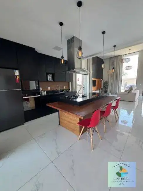 Casa com 3 quartos à venda em Ogiva, Cabo Frio - RJ - imagem 8 Foto 8 de Casa com 3 quartos à venda em Ogiva, Cabo Frio - RJ