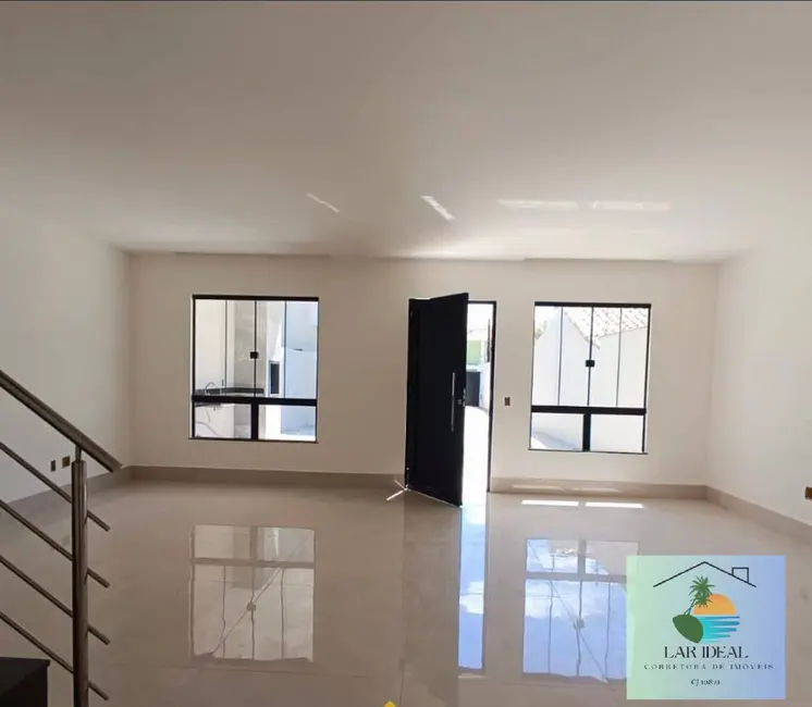 Foto 2 de Casa à venda em Rio Das Ostras - RJ