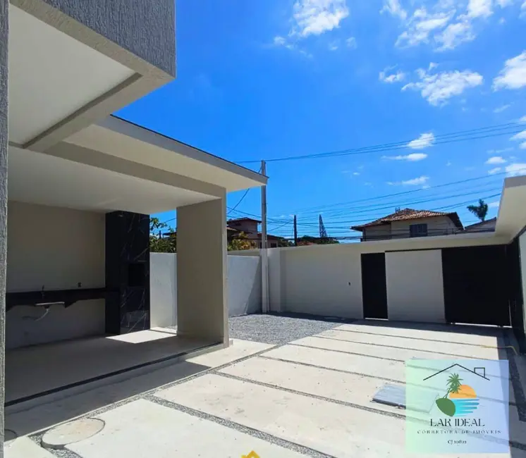 Foto 2 de Casa à venda em Rio Das Ostras - RJ