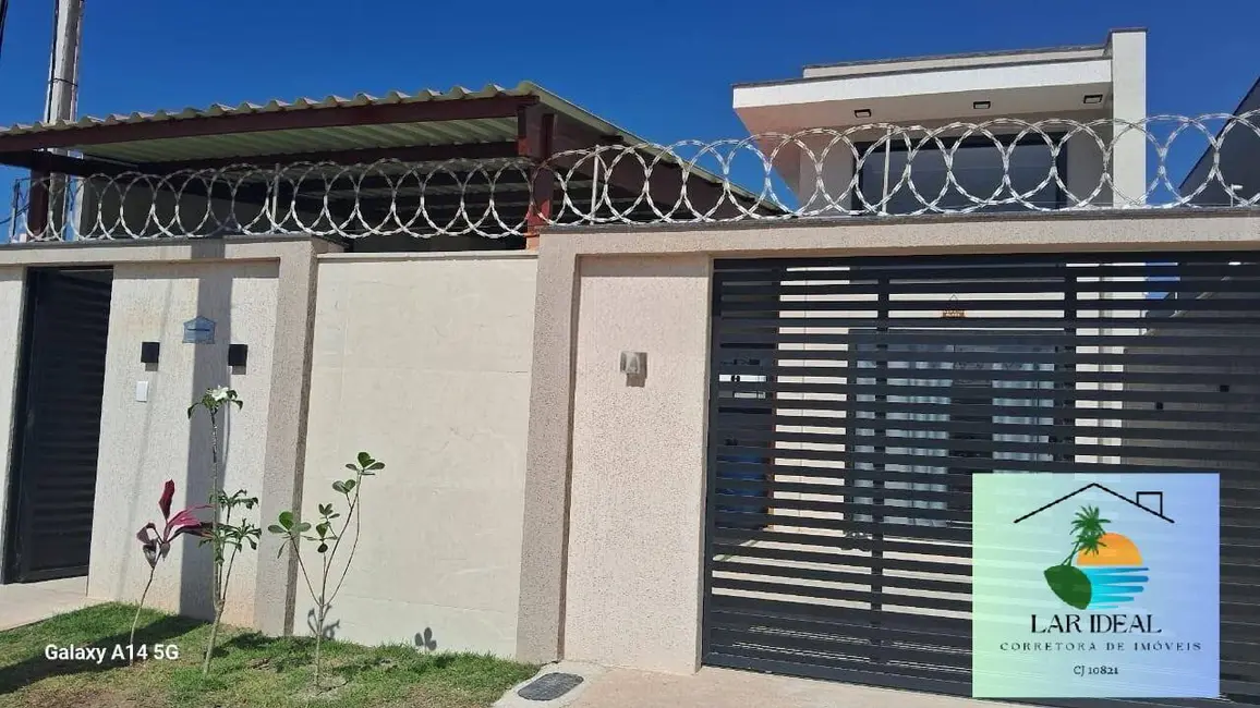 Foto 1 de Casa com 2 quartos à venda em Rio Das Ostras - RJ