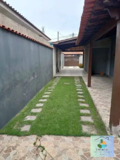 Casa com 3 quartos à venda em Araruama - RJ - imagem 2 Foto 2 de Casa com 3 quartos à venda em Araruama - RJ