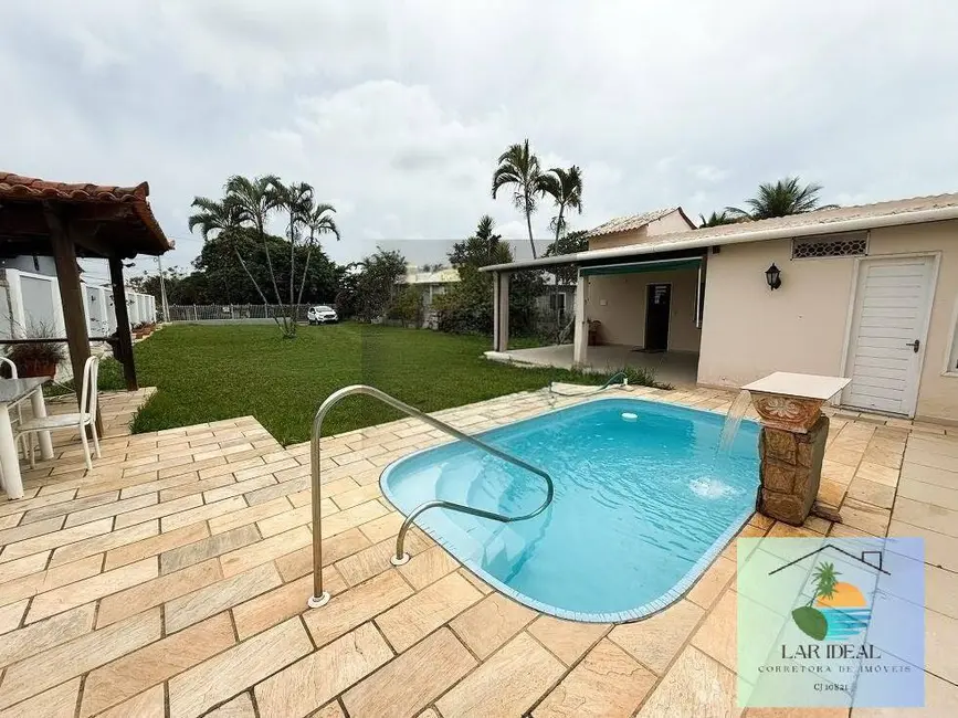 Foto 2 de Casa com 5 quartos à venda, 1200m2 em Araruama - RJ