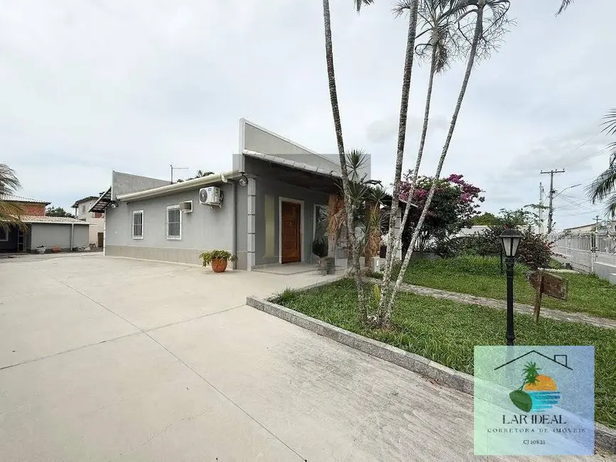 Foto 3 de Casa com 5 quartos à venda, 1200m2 em Araruama - RJ