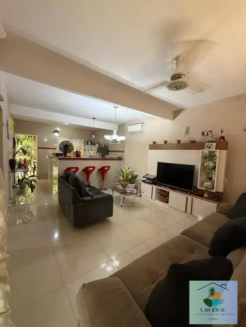 Foto 1 de Casa com 2 quartos à venda, 456m2 em Rio Das Ostras - RJ