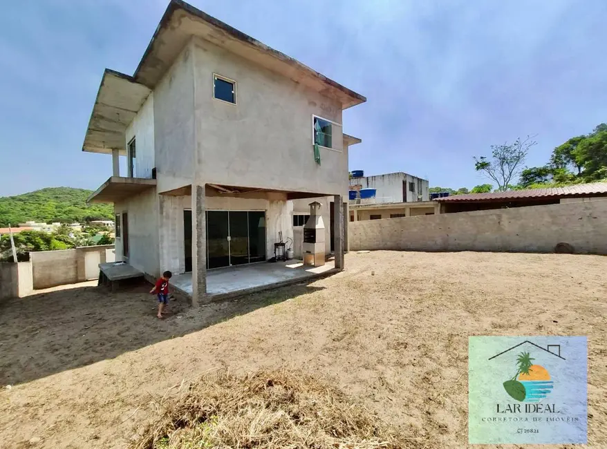 Foto 1 de Casa com 3 quartos à venda, 450m2 em Cabo Frio - RJ