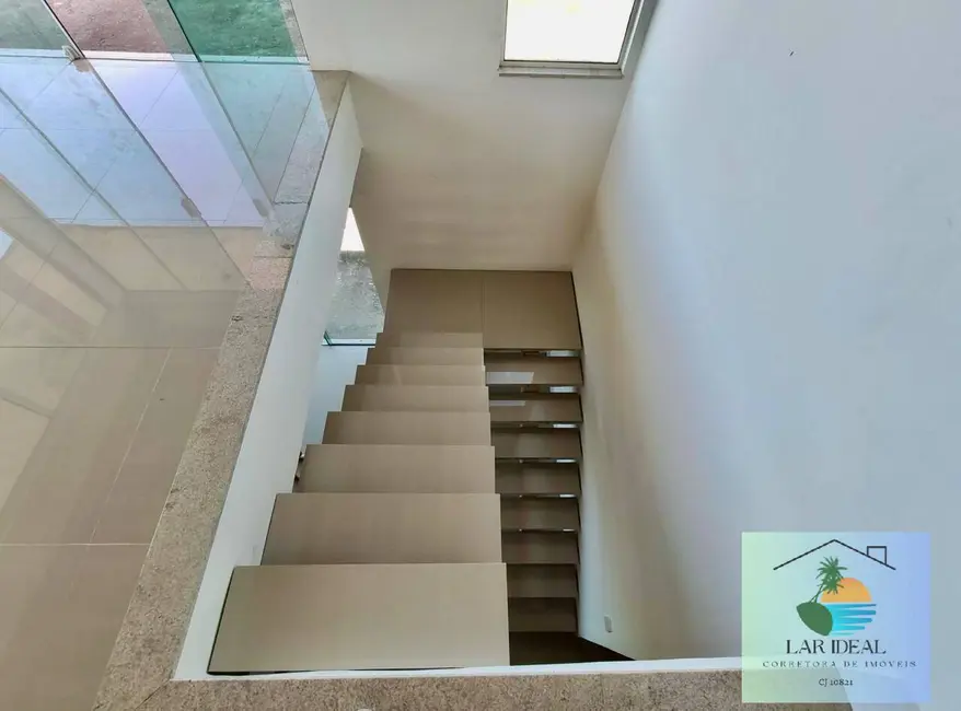 Foto 6 de Casa com 3 quartos à venda, 450m2 em Cabo Frio - RJ