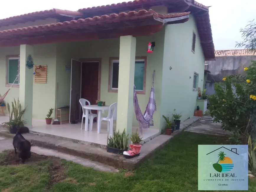 Foto 2 de Casa com 2 quartos à venda, 300m2 em Araruama - RJ