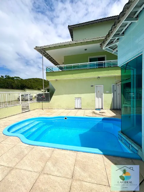 Foto 1 de Casa com 4 quartos à venda em Cabo Frio - RJ