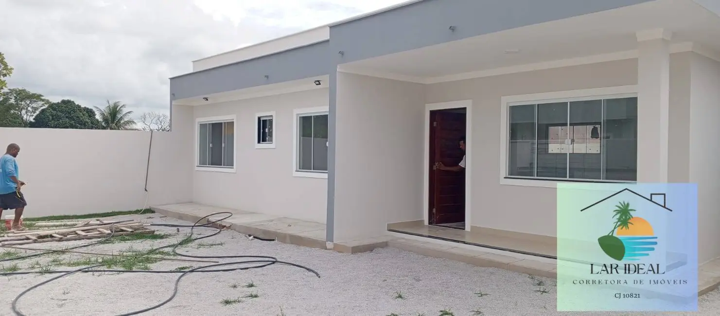 Foto 1 de Casa com 3 quartos à venda em Araruama - RJ
