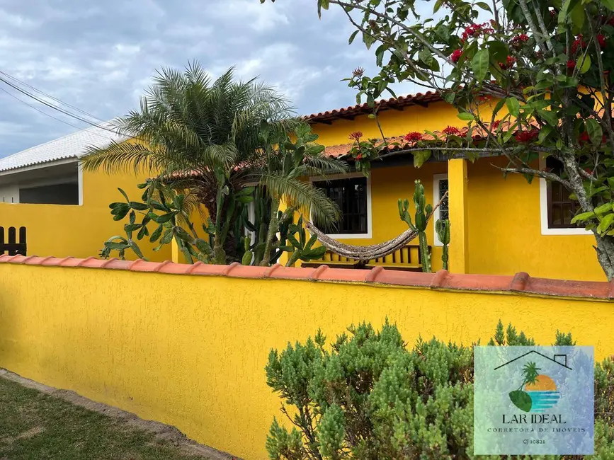 Foto 1 de Casa com 4 quartos à venda em Praia Seca, Araruama - RJ