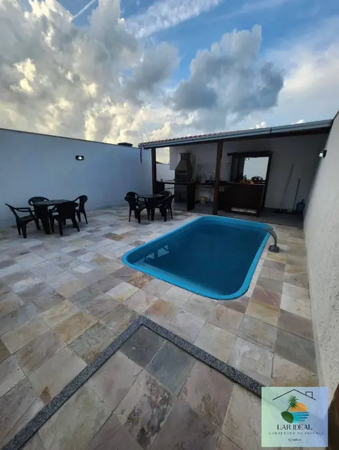 Foto 2 de Casa com 2 quartos à venda, 115m2 em Cabo Frio - RJ