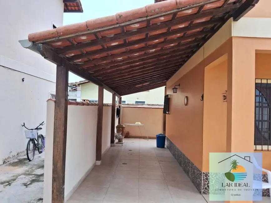 Foto 2 de Casa com 4 quartos à venda em Extensão do Bosque, Rio Das Ostras - RJ