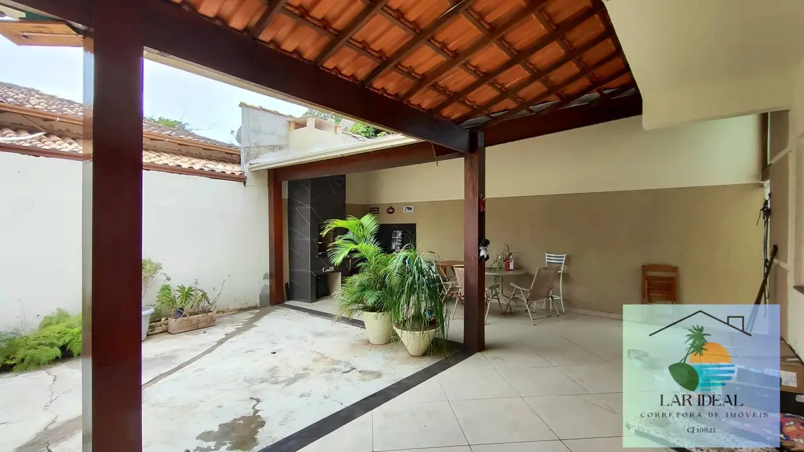 Foto 2 de Casa com 2 quartos à venda em Rio Das Ostras - RJ