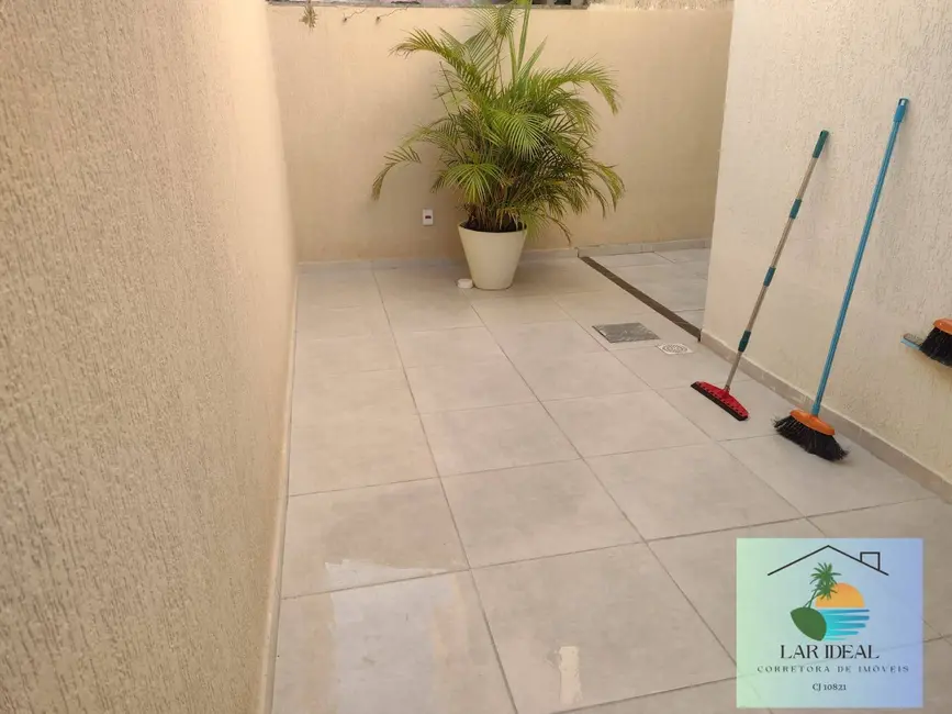 Foto 8 de Casa com 2 quartos à venda em Rio Das Ostras - RJ