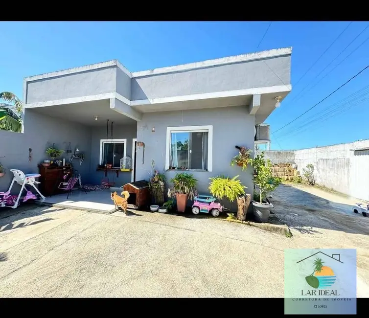 Foto 1 de Casa com 2 quartos à venda em Araruama - RJ