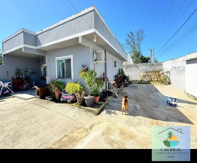 Foto 3 de Casa com 2 quartos à venda em Araruama - RJ