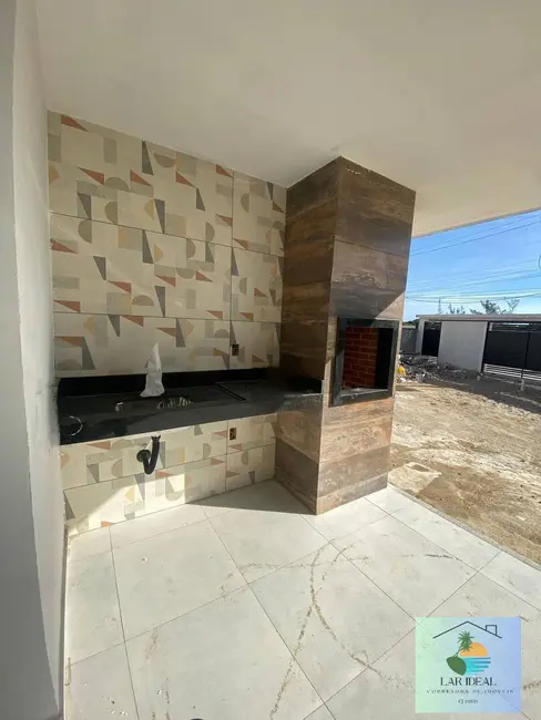 Foto 1 de Casa com 4 quartos à venda, 210m2 em Foguete, Cabo Frio - RJ