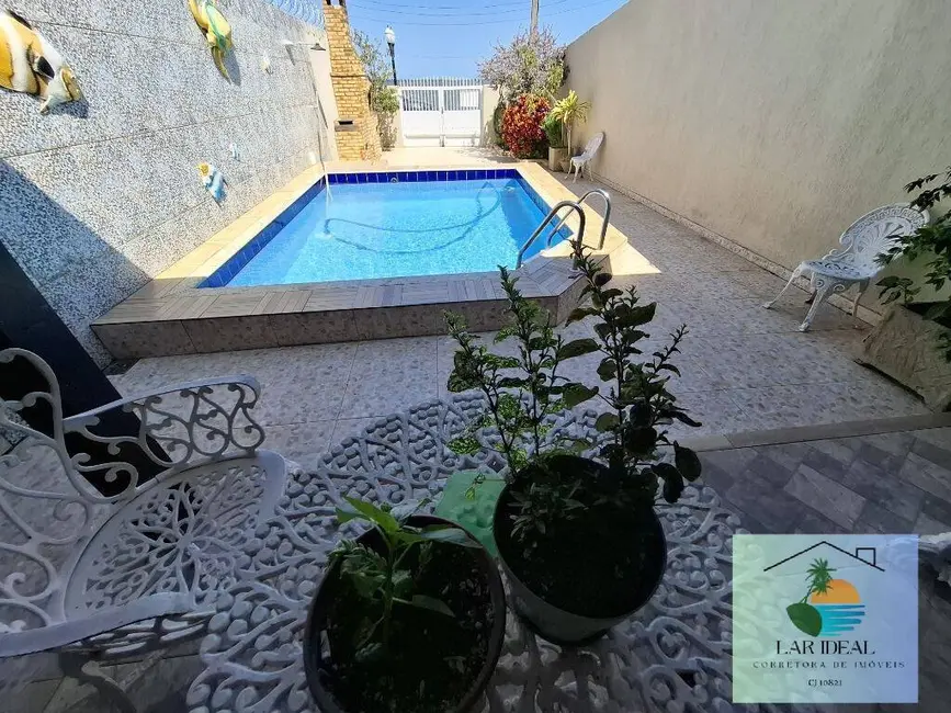 Foto 4 de Casa com 4 quartos à venda, 360m2 em Centro, Araruama - RJ