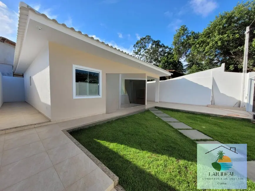Foto 2 de Casa com 3 quartos à venda, 170m2 em Araruama - RJ