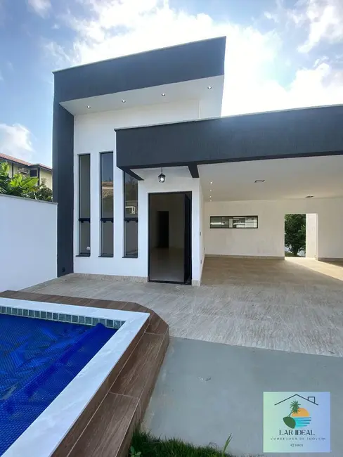 Casa com 3 quartos à venda, 468m2 em Praia do Sudoeste, Sao Pedro Da Aldeia - RJ - imagem 2 Foto 2 de Casa com 3 quartos à venda, 468m2 em Praia do Sudoeste, Sao Pedro Da Aldeia - RJ