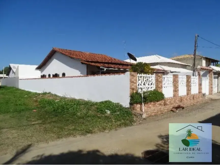 Foto 2 de Casa com 3 quartos à venda em Araruama - RJ