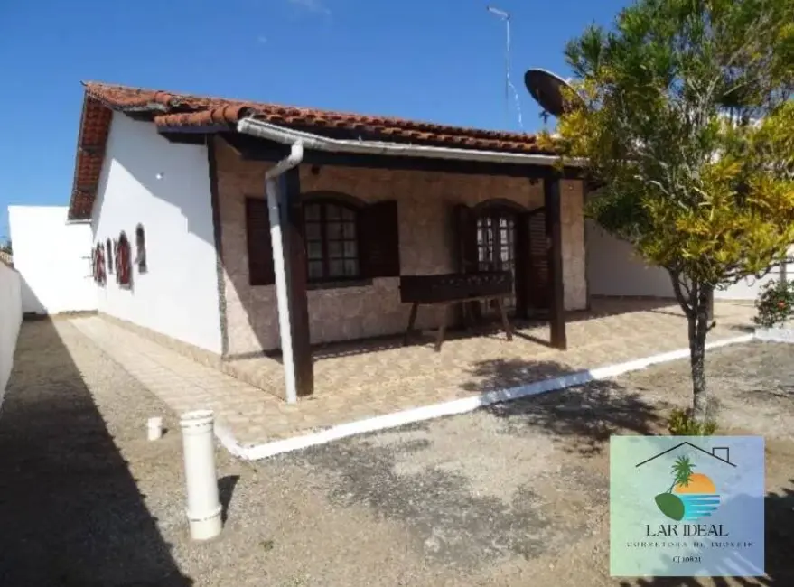 Foto 3 de Casa com 3 quartos à venda em Araruama - RJ