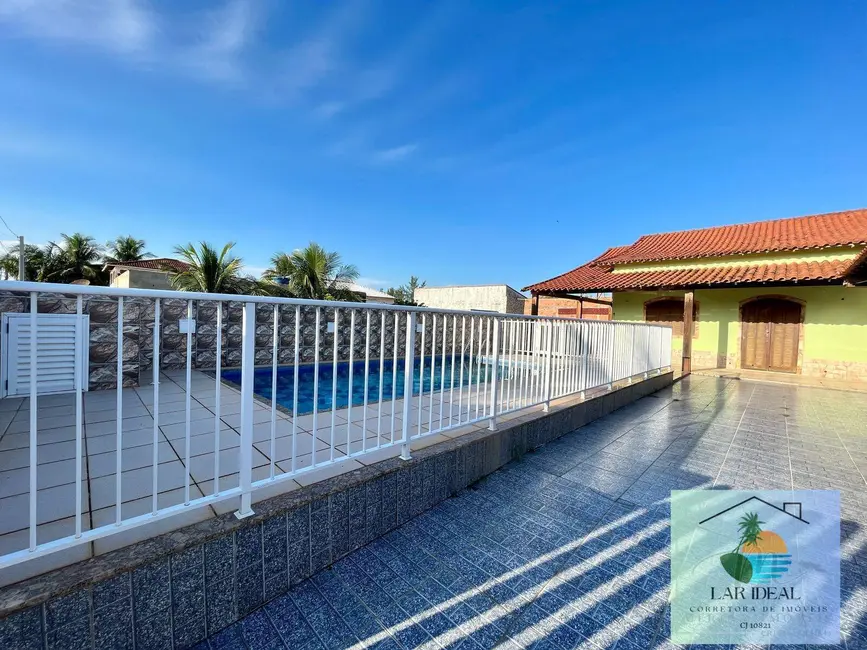 Foto 2 de Casa com 4 quartos à venda, 360m2 em Arraial Do Cabo - RJ