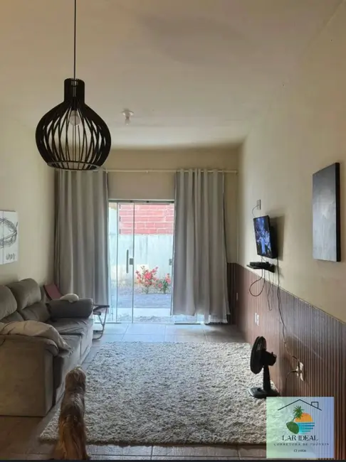 Foto 2 de Casa com 2 quartos à venda em Cabo Frio - RJ