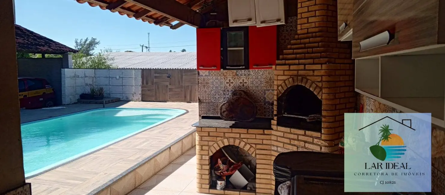 Foto 2 de Casa com 2 quartos à venda em Araruama - RJ