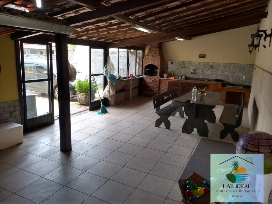 Foto 3 de Casa com 2 quartos à venda em Araruama - RJ