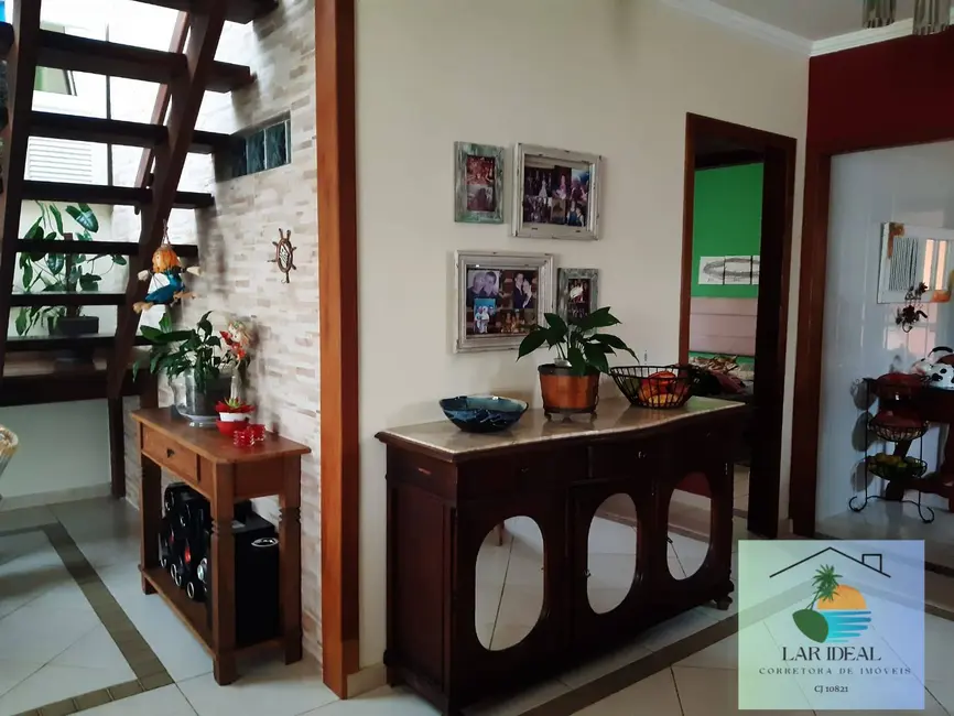 Foto 4 de Casa com 4 quartos à venda em Cabo Frio - RJ